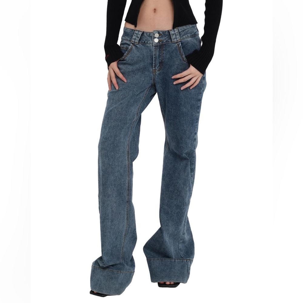 Wide Leg High-Waist Jeans in Washed Blue